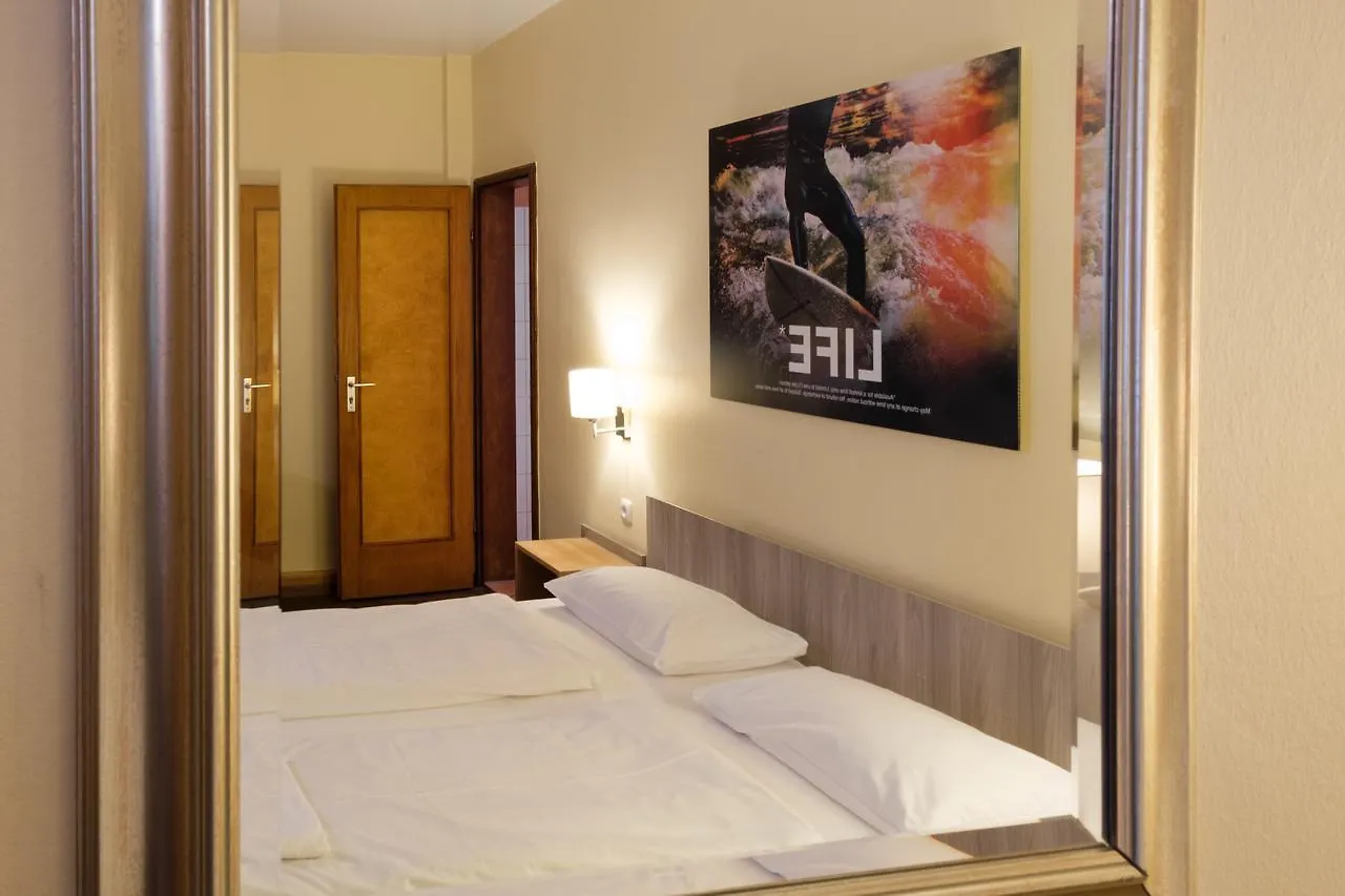 Euro Youth Hotel Мюнхен